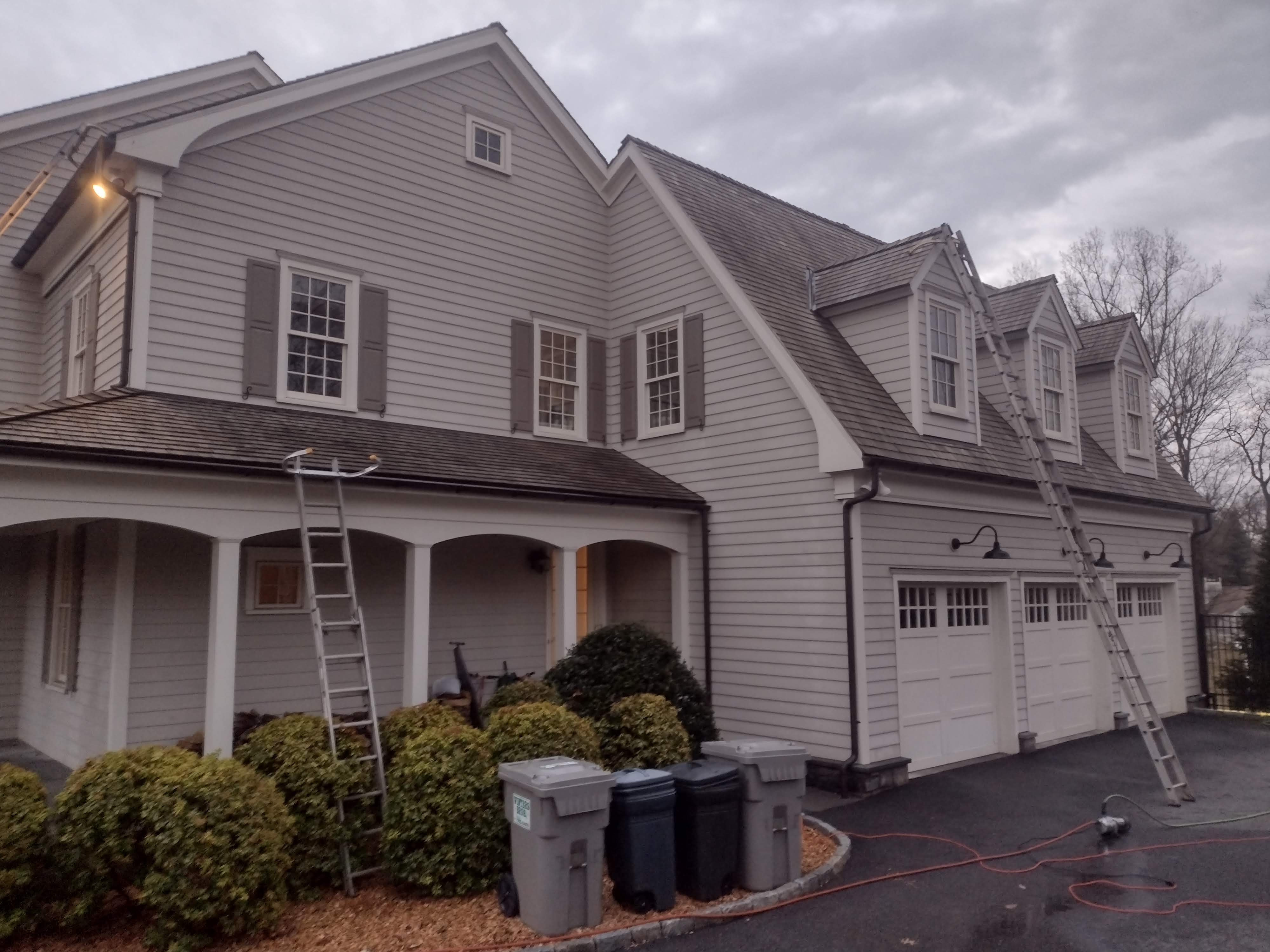 Safe Roof Soft Washing In Stratford, CT