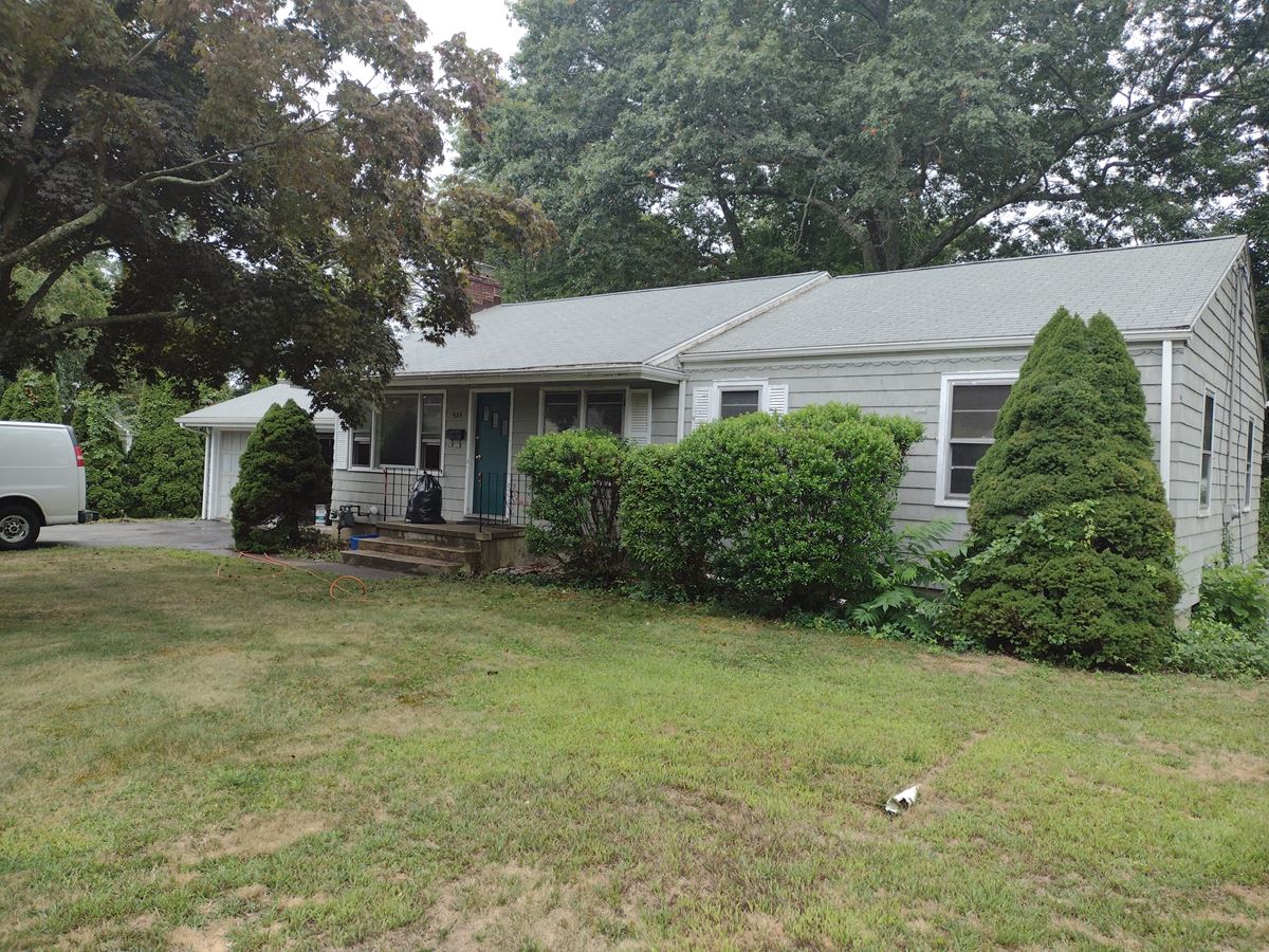 Safe Roof Soft Washing In Stratford, CT