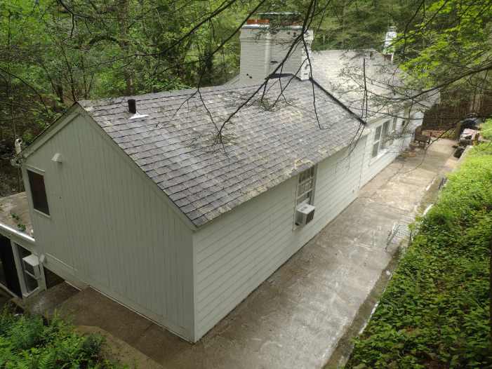 Safe Roof Soft Washing In Stratford, CT